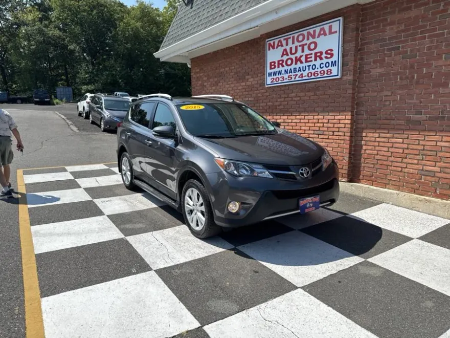 2015 Toyota RAV4 Limited photo 1