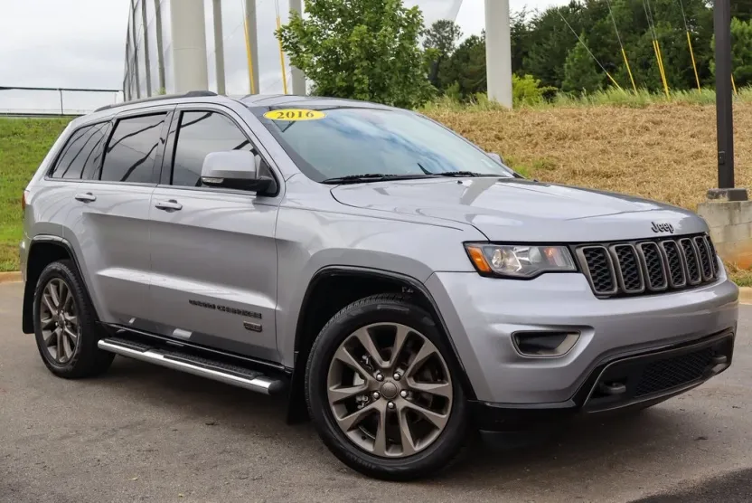 2016 Jeep Grand Cherokee Limited photo 1