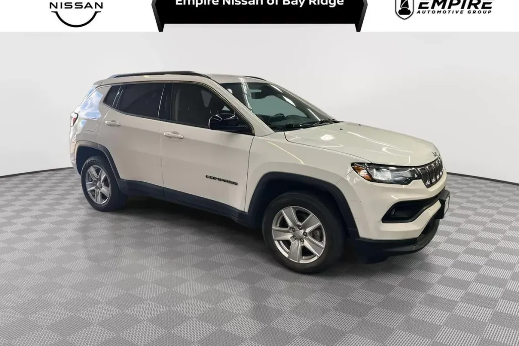 2022 Jeep Compass Latitude photo 1