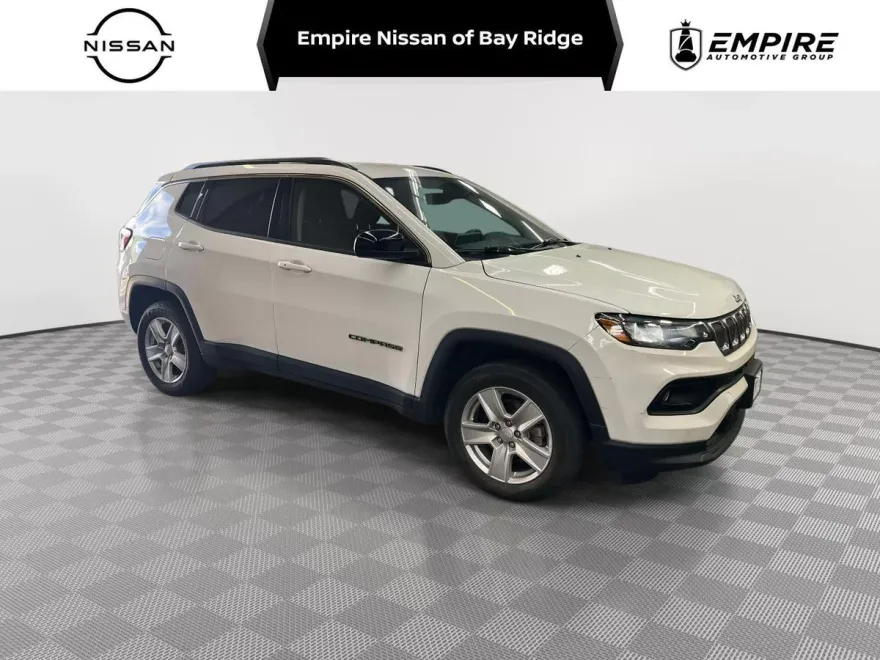 2022 Jeep Compass Latitude photo 1
