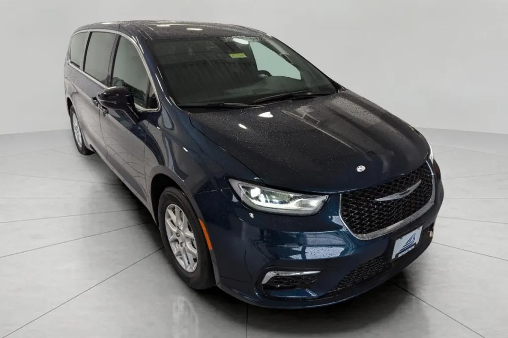 2025 Chrysler Pacifica photo 1
