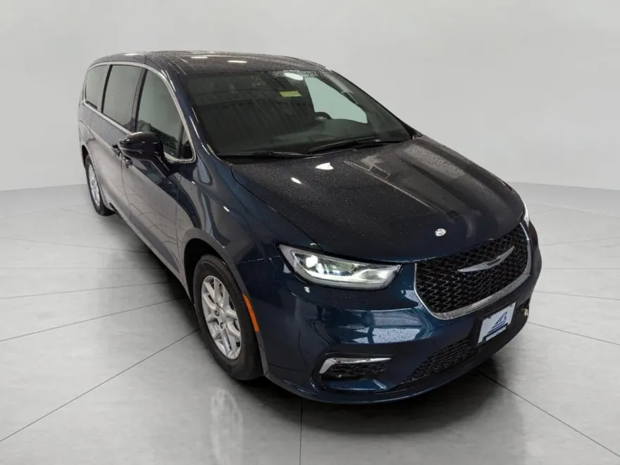 2025 Chrysler Pacifica photo 1