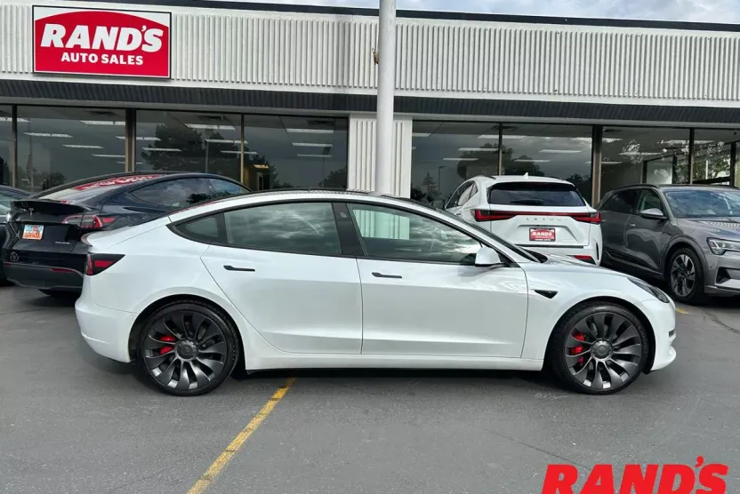 2023 Tesla Model 3 Performance photo 1