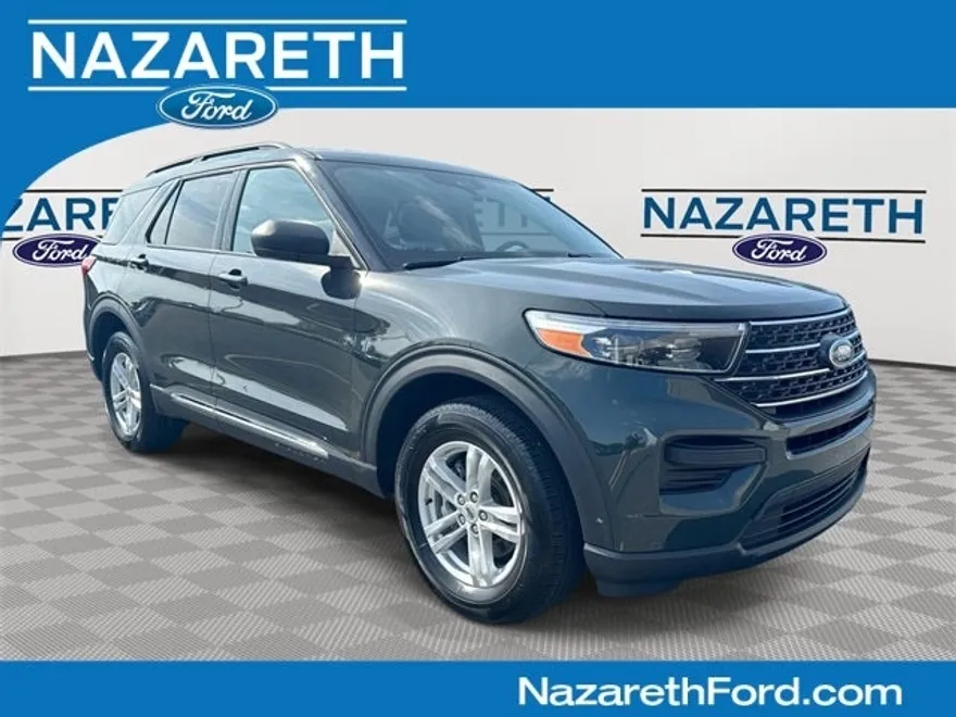 2023 Ford Explorer XLT photo 1
