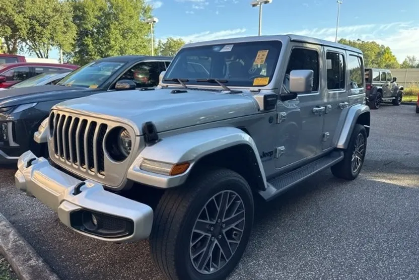 2022 Jeep Wrangler Unlimited 4xe Sahara photo 1