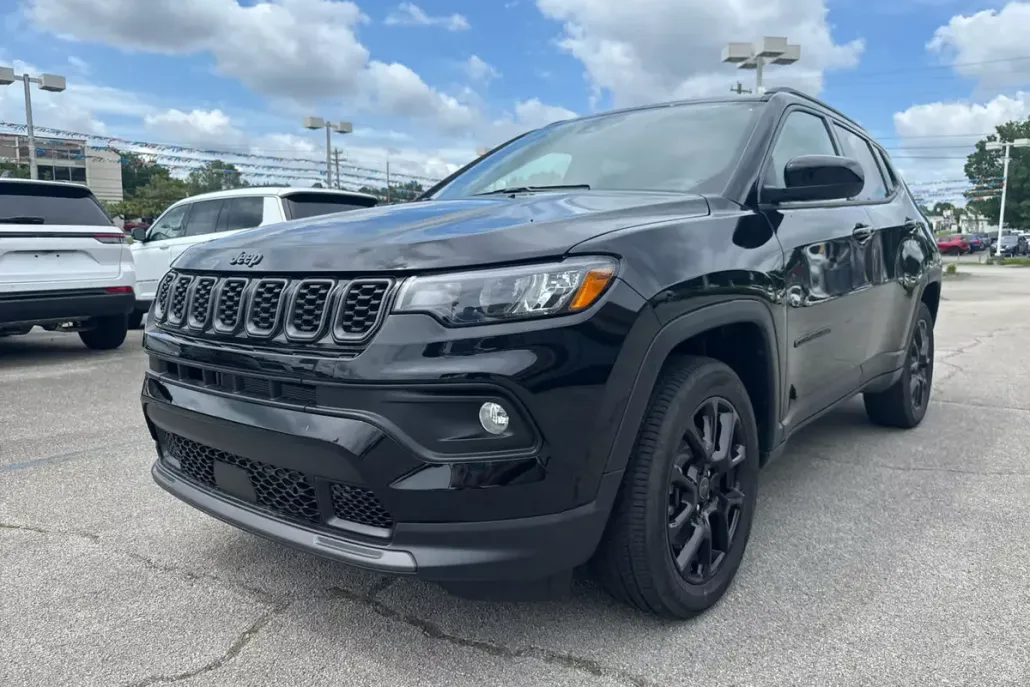 2025 Jeep Compass Latitude photo 1