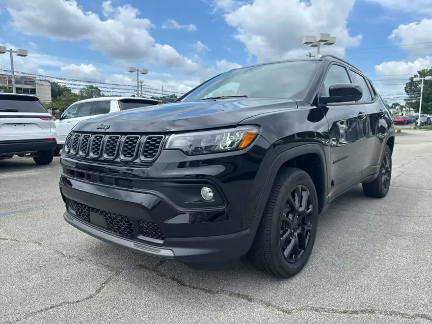 2025 Jeep Compass Latitude photo 1