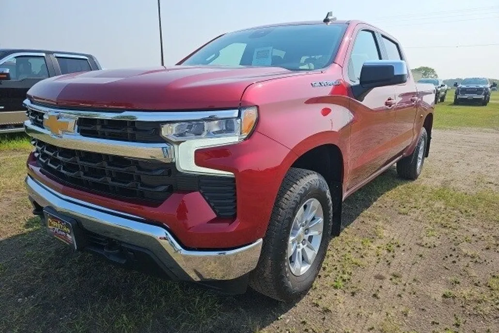 2024 Chevrolet Silverado 1500 LT photo 1