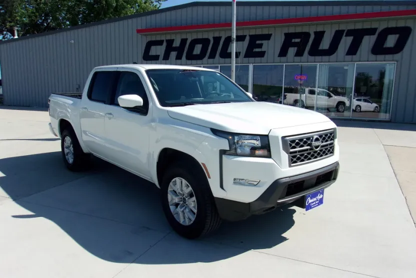 2024 Nissan Frontier SV photo 1