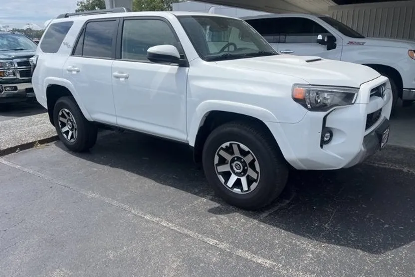 2024 Toyota 4Runner TRD Off-Road photo 1