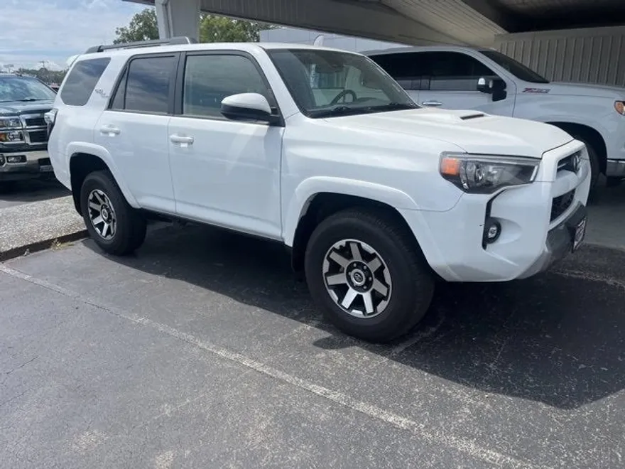 2024 Toyota 4Runner TRD Off-Road photo 1