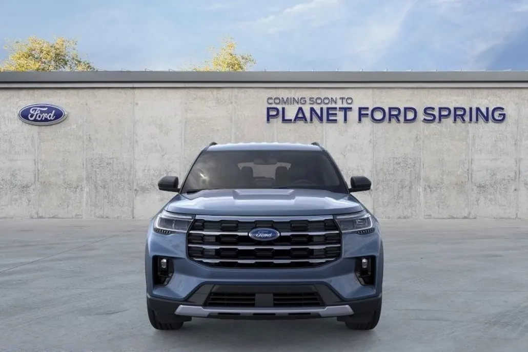 2025 Ford Explorer photo 1