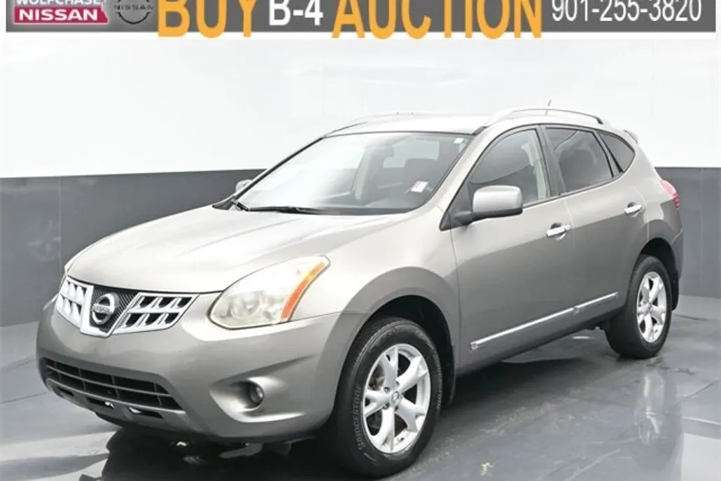2011 Nissan Rogue SV photo 1