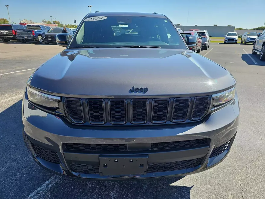 2024 Jeep Grand Cherokee Altitude photo 1