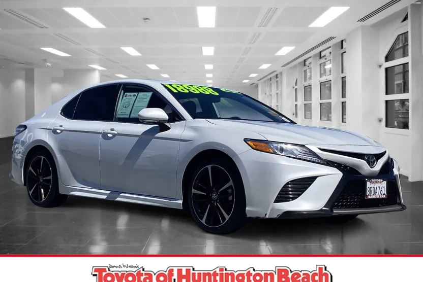 2020 Toyota Camry XSE photo 1