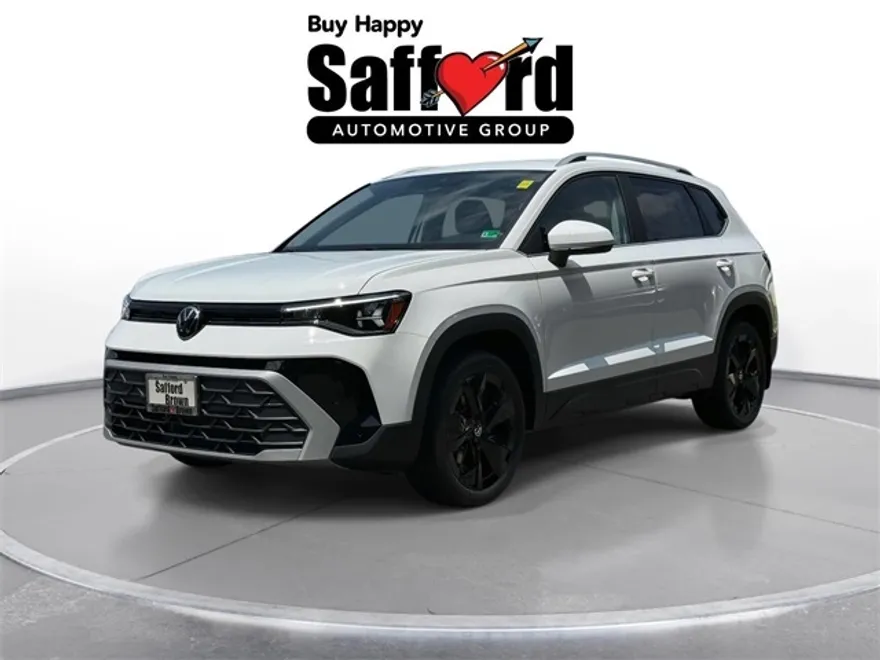 2025 Volkswagen Taos SE photo 1
