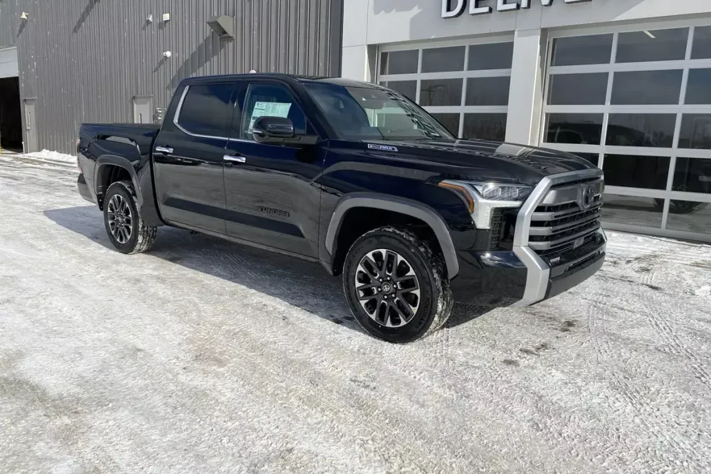 2025 Toyota Tundra Limited CrewMax photo 1