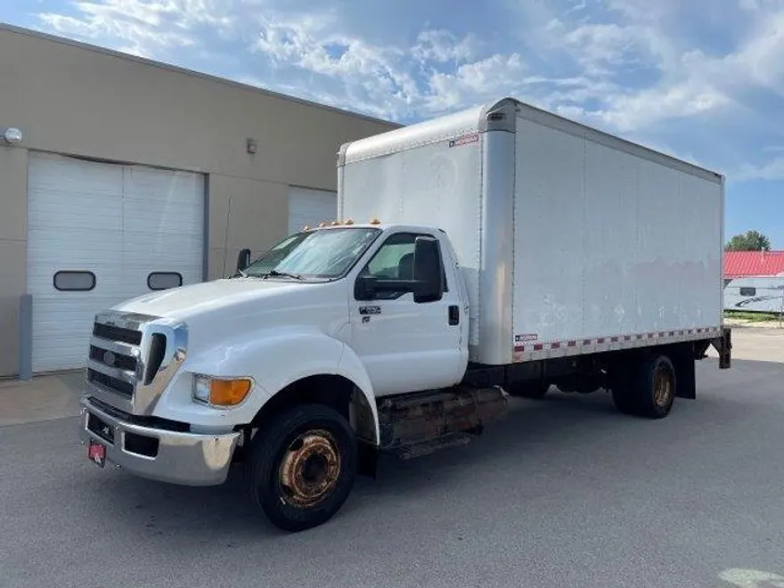 2015 Ford F-650 SuperCab Pro Loader XLT photo 1