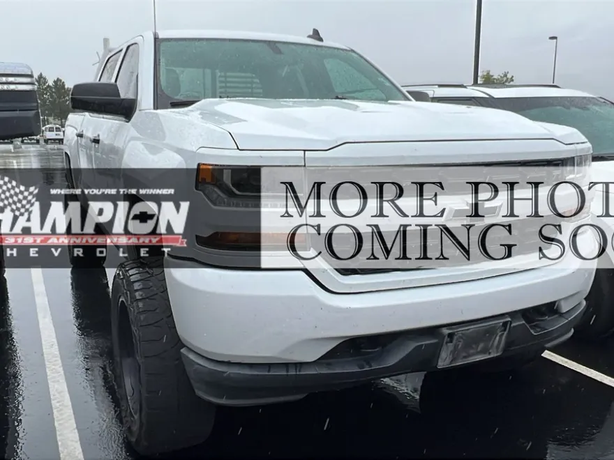2018 Chevrolet Silverado Custom photo 1