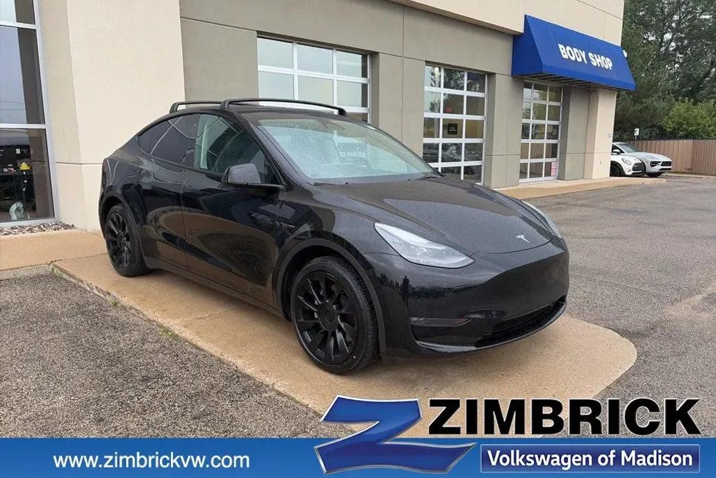 2023 Tesla Model Y Long Range photo 1
