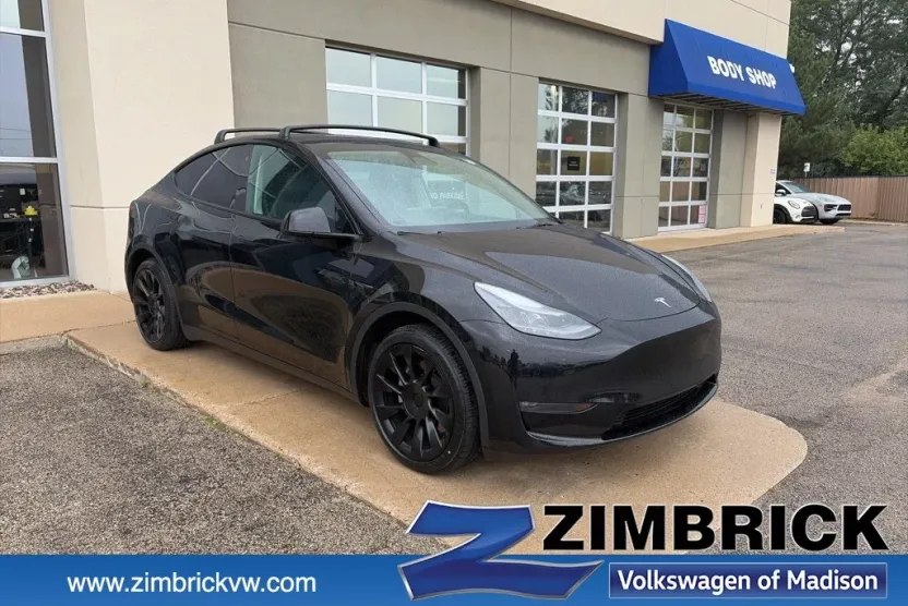 2023 Tesla Model Y Long Range photo 1