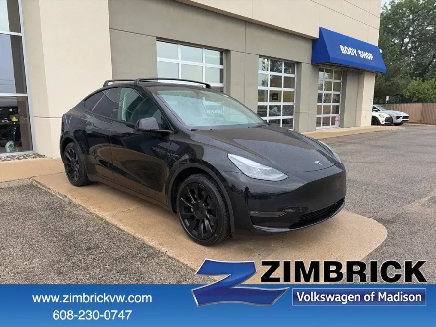 2023 Tesla Model Y Long Range photo 1