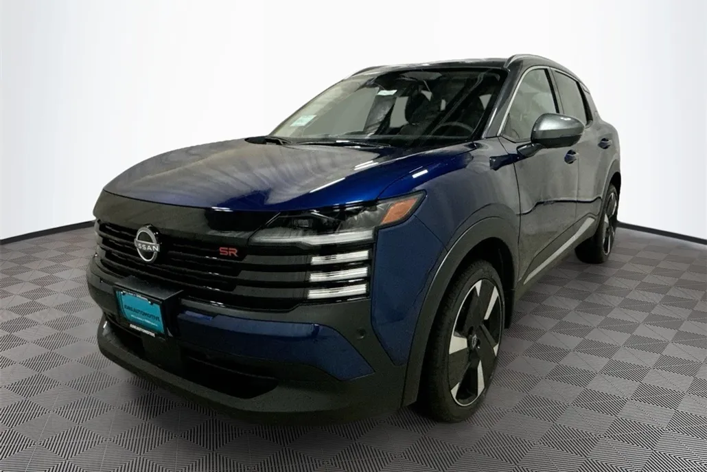 2025 Nissan Kicks SR photo 1