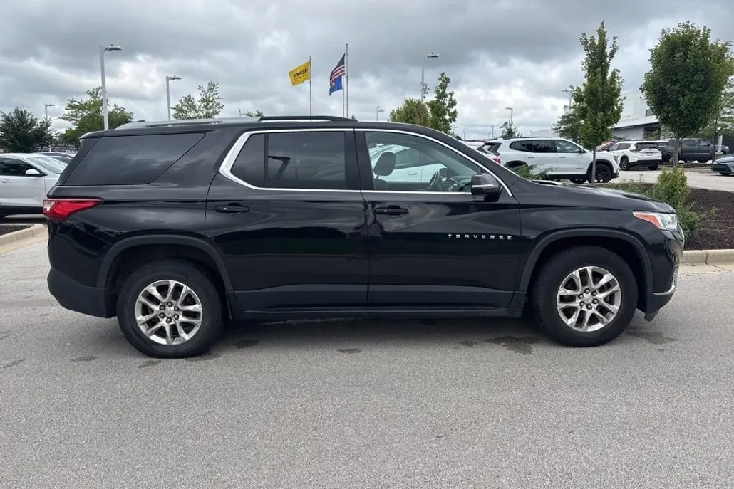 2018 Chevrolet Traverse Cloth 1LT photo 1