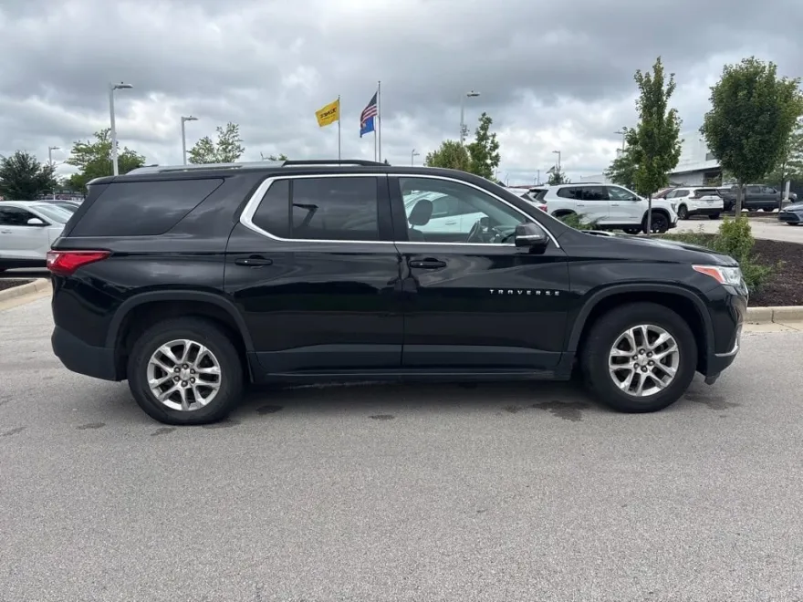 2018 Chevrolet Traverse Cloth 1LT photo 1