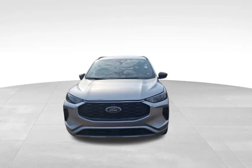2023 Ford Escape ST-Line photo 1