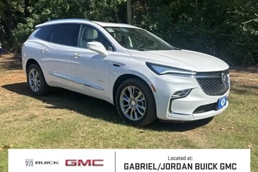 2022 Buick Enclave Avenir photo 1
