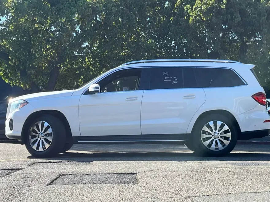 2017 Mercedes Benz GLS 450 4MATIC photo 2