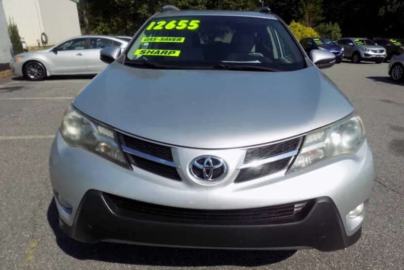 2013 Toyota RAV4 XLE photo 1
