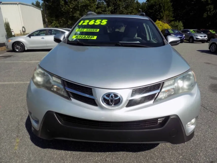 2013 Toyota RAV4 XLE photo 1