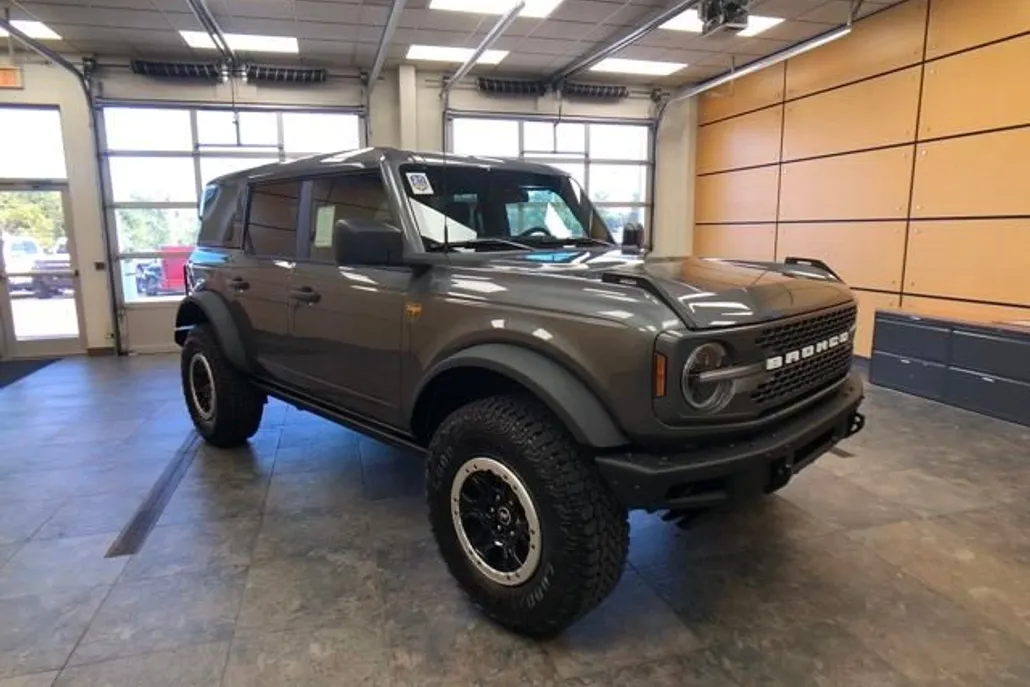 2025 Ford Bronco Badlands photo 1