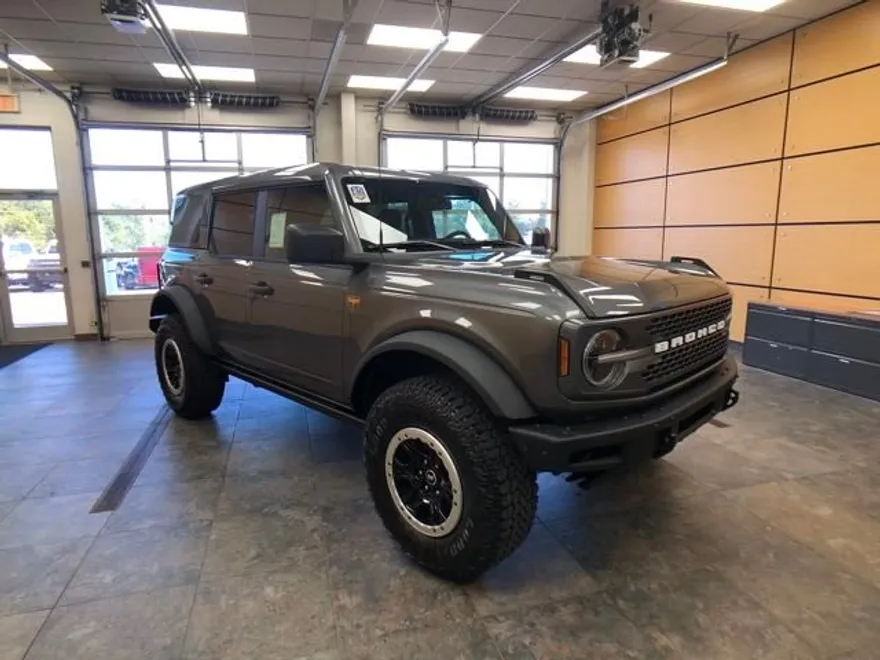 2025 Ford Bronco Badlands photo 1