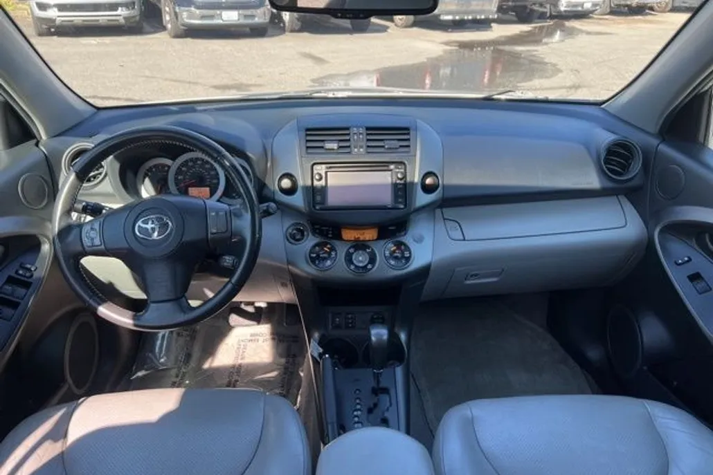 2012 Toyota RAV4 Limited photo 1