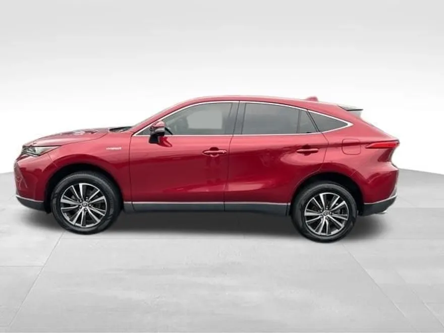 2021 Toyota Venza LE photo 1