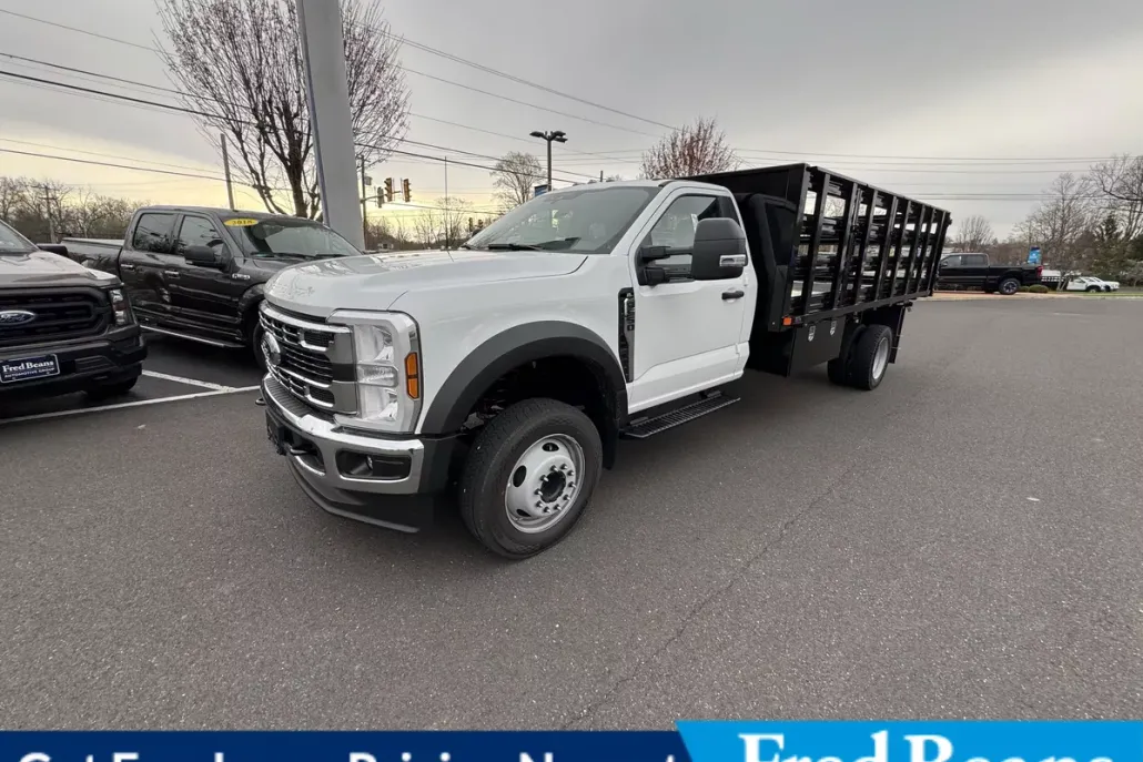 2025 Ford F-550 XL photo 1