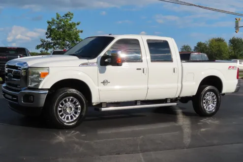 2016 Ford F-350 Lariat photo 2
