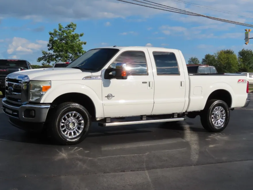 2016 Ford F-350 Lariat photo 2