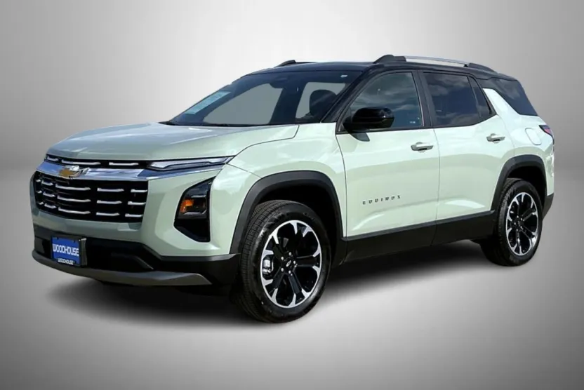 2025 Chevrolet Equinox LT photo 1