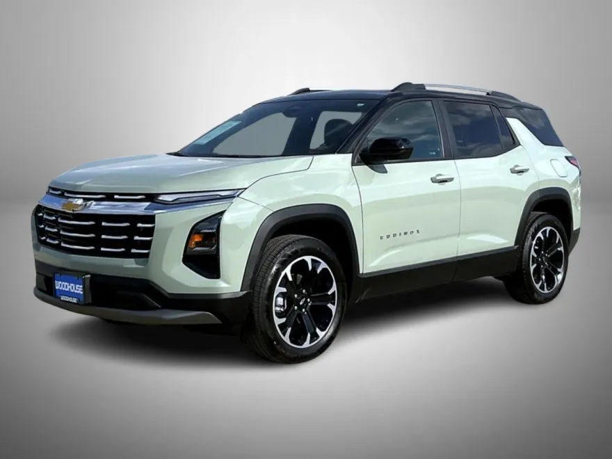 2025 Chevrolet Equinox LT photo 1