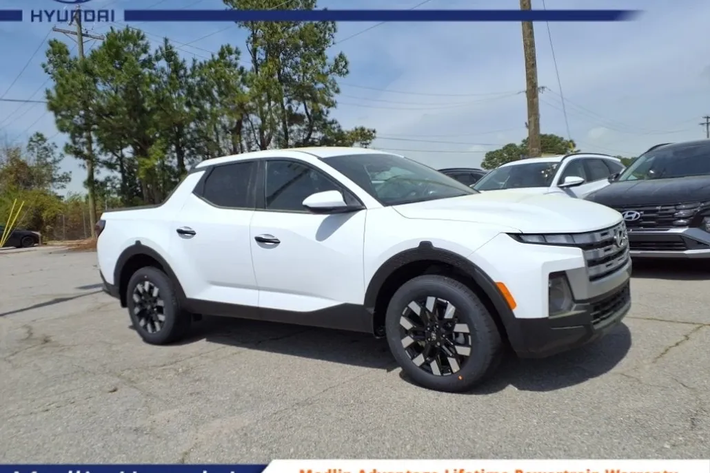 2025 Hyundai Santa Cruz SE photo 1