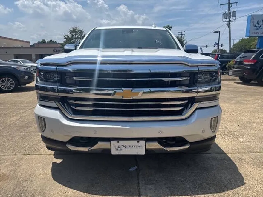 2016 Chevrolet Silverado 1500 High Country photo 1