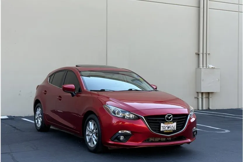 2015 Mazda Mazda3 Grand Touring Hatchback photo 1