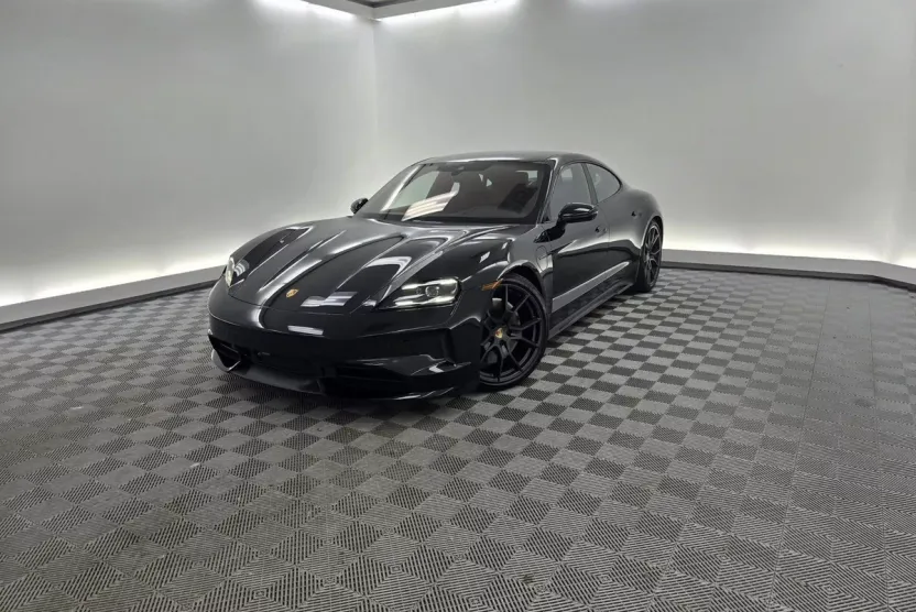 2026 Porsche Taycan GTS photo 1