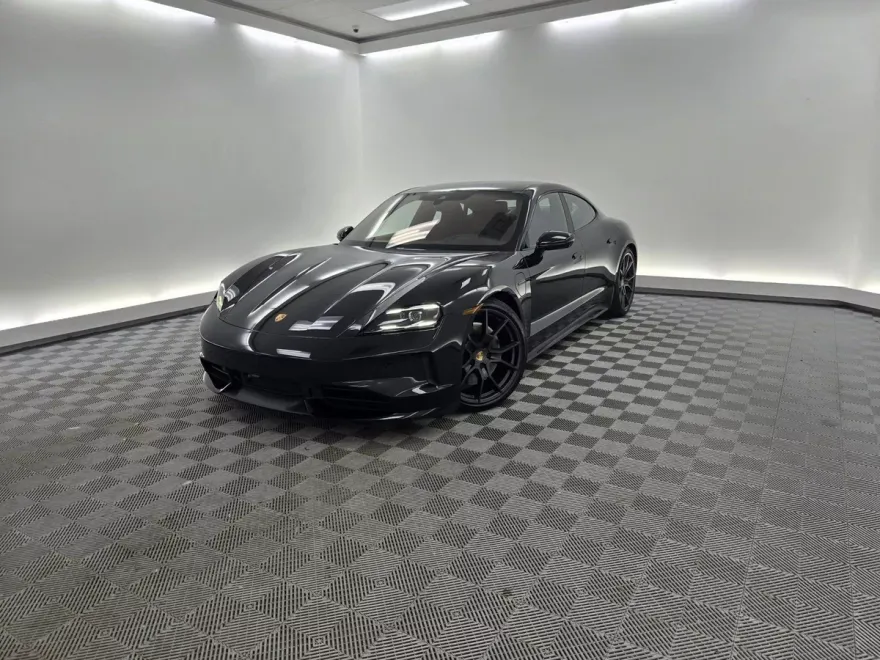 2026 Porsche Taycan GTS photo 1