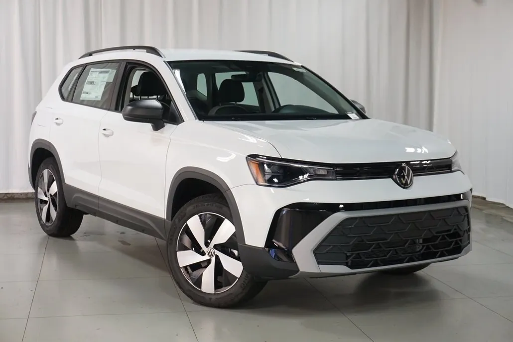 2025 Volkswagen Taos S photo 1
