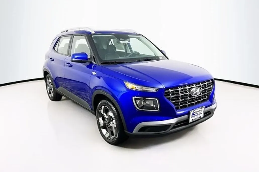 2025 Hyundai Venue SEL photo 1
